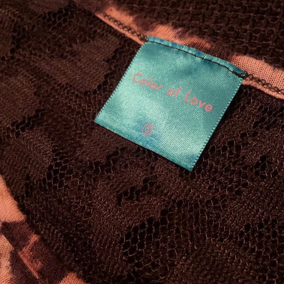 Cheetah print crop top with black lace back. Small - Picture 3 of 5